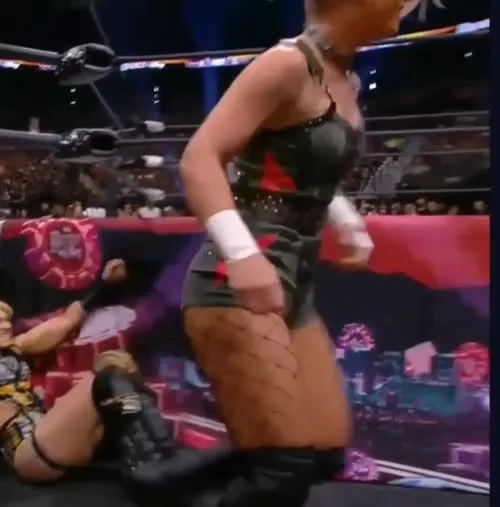 Toni Storm - Video