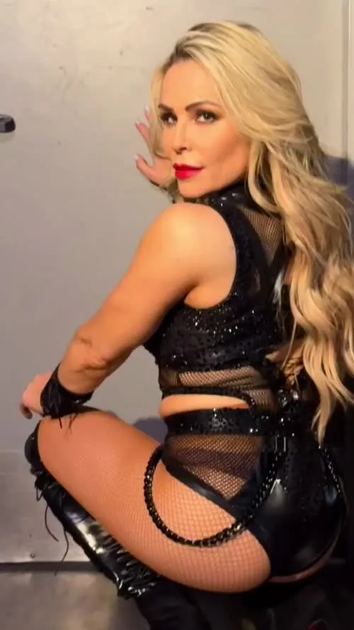WWE Natalya Neidhart , The Boat - Video
