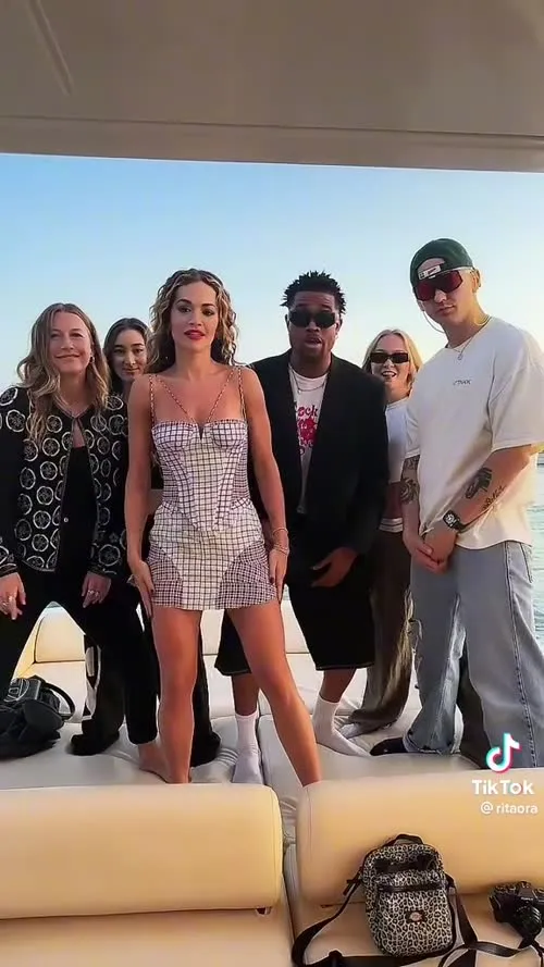 Rita Ora - Video