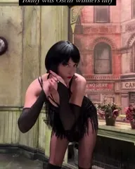 Elizabeth Gillies - Video