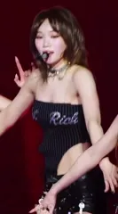 Kim Chaewon 김채원 [Le Sserafim] - Video