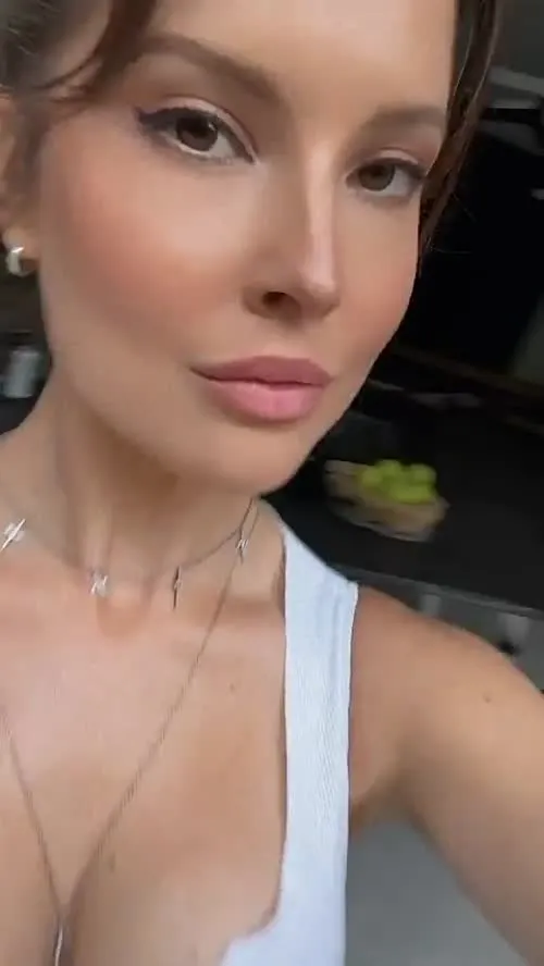 Amanda Cerny - (2023-05-23)