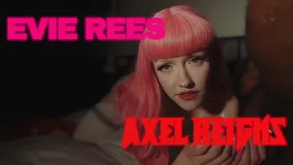 Evie Rees / jiggleyourpuffs - Video