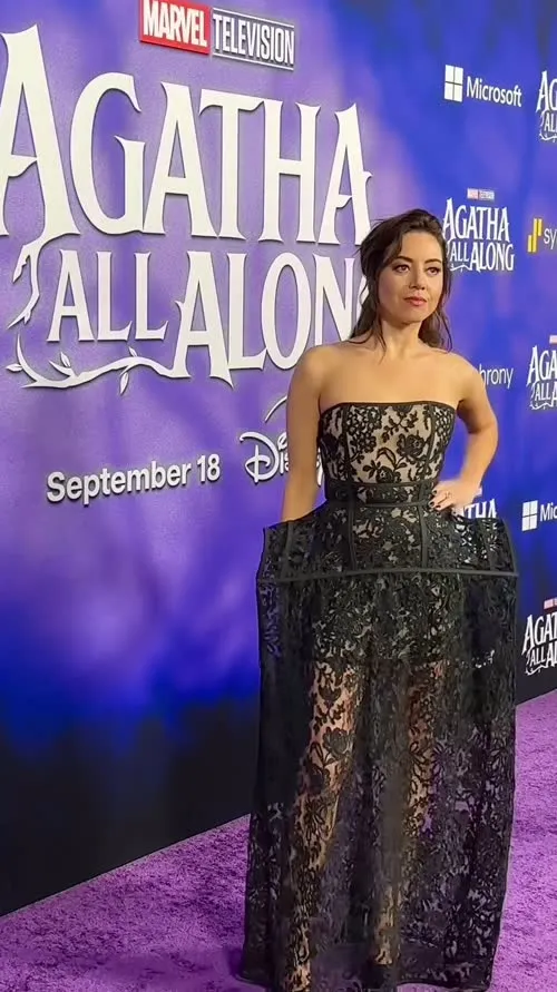 Aubrey Plaza - Video
