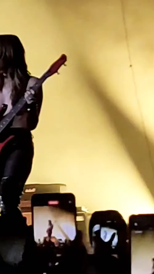 Victoria De Angelis (Maneskin bassist) - Video #277118