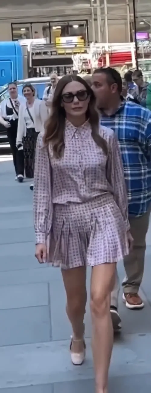 Elizabeth Olsen - Video