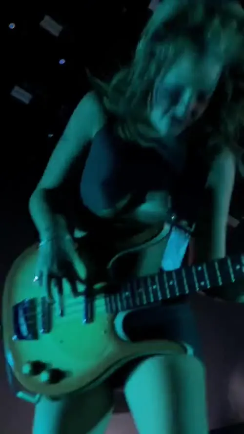 Victoria De Angelis (Maneskin bassist) - Video