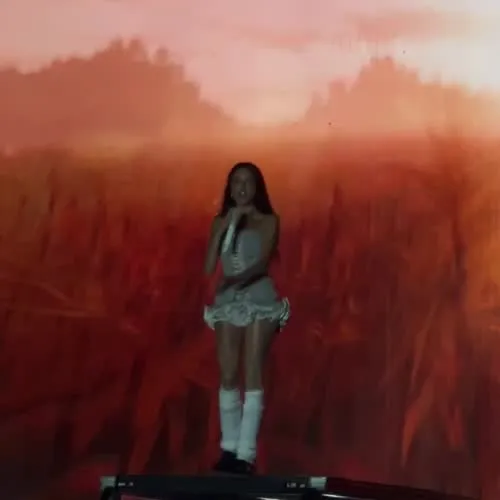 Madison Beer - Video