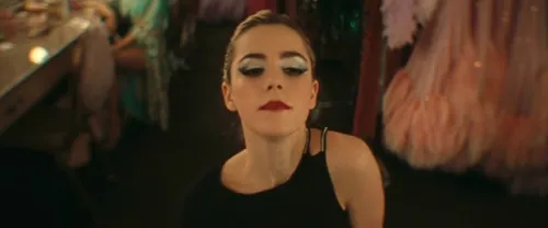 Kiernan Shipka - Video