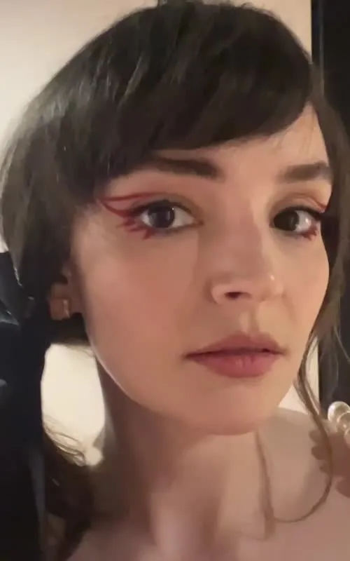 Lauren Mayberry (Singer) - Video