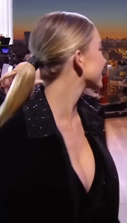 Sydney Sweeney - Video