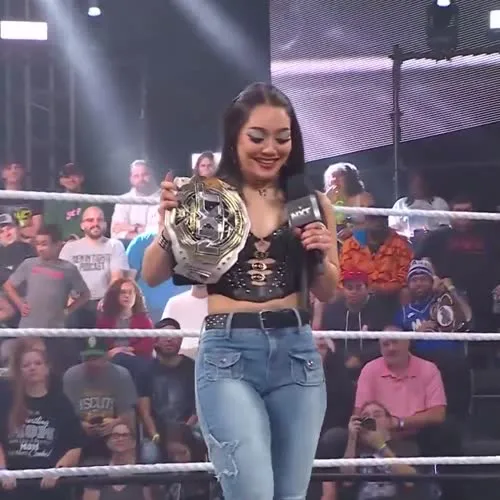 Roxanne Perez/Rok-C - WWE NXT - Video