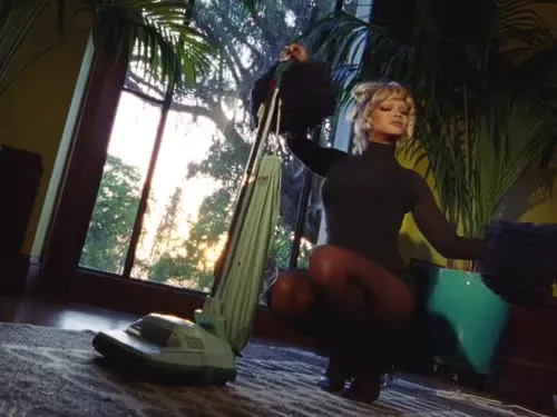 Rihanna - Video