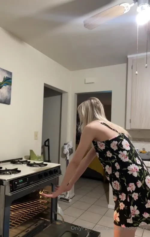 Amber Moore - Video