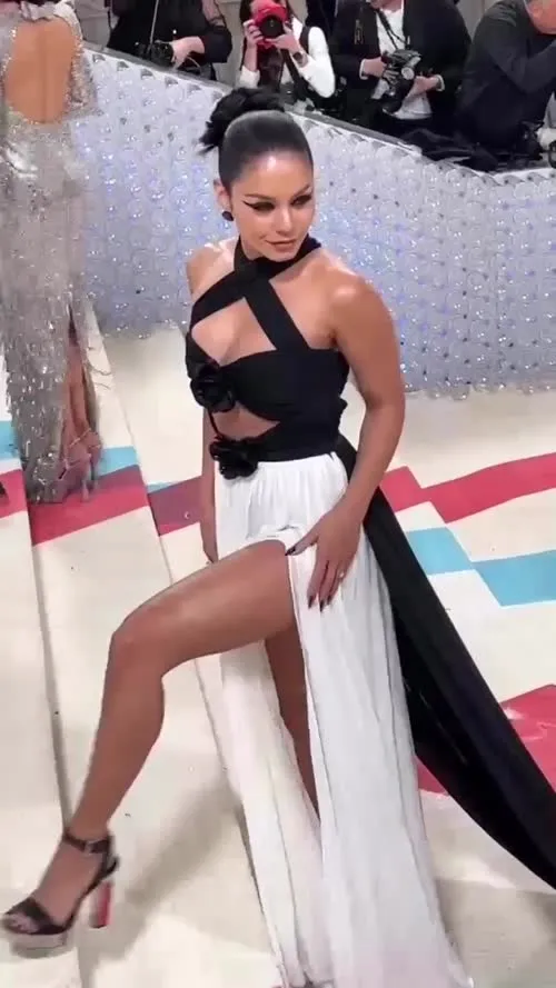Vanessa Hudgens - Video