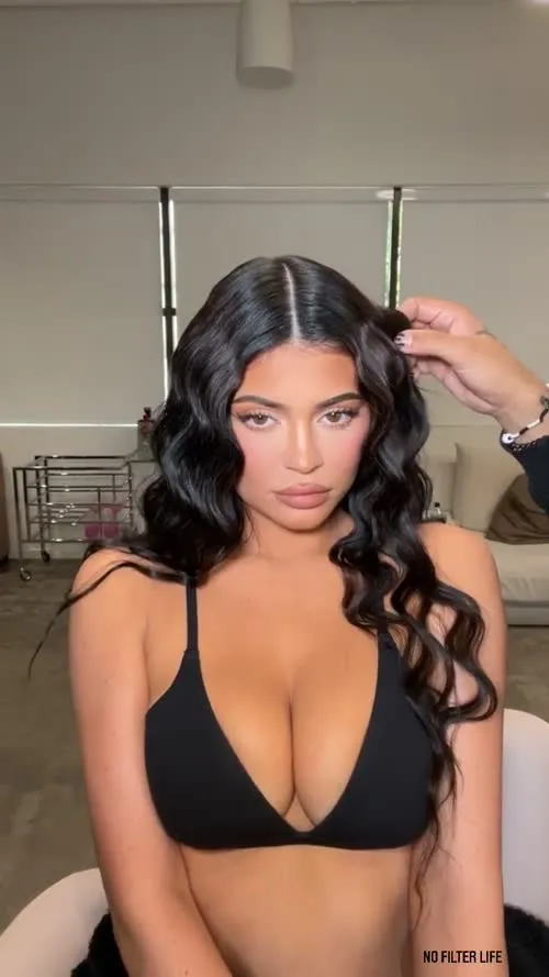 Kylie Jenner - Video