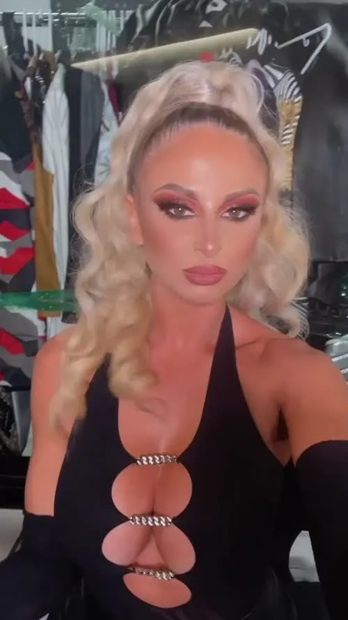 Danni Ellexo aka Harley Cameron Brand Army - Video