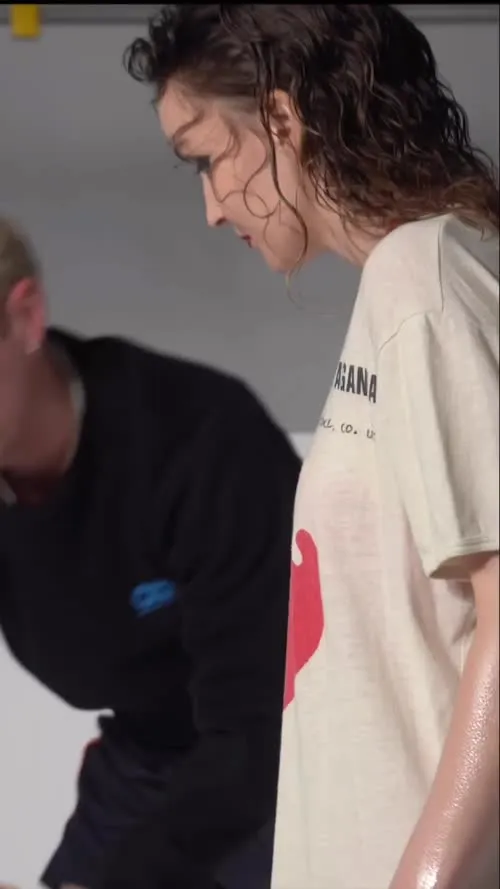 Lauren Mayberry (Singer) - Video