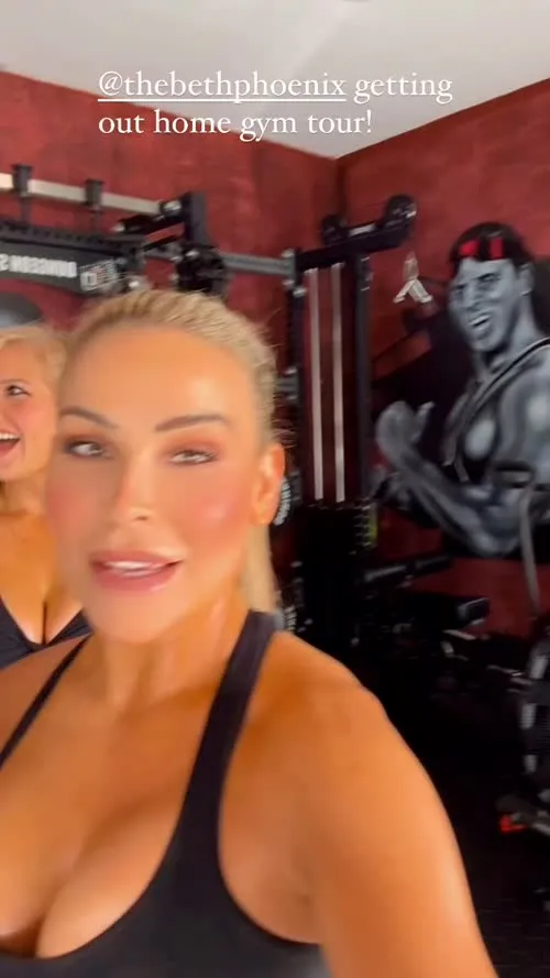 WWE Natalya Neidhart , The Boat - Video