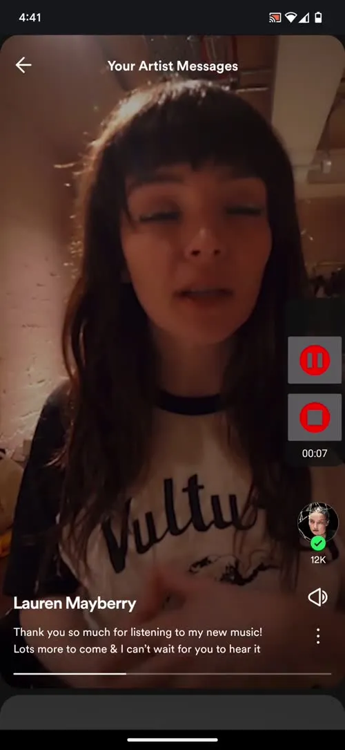 Lauren Mayberry (Singer) - Video