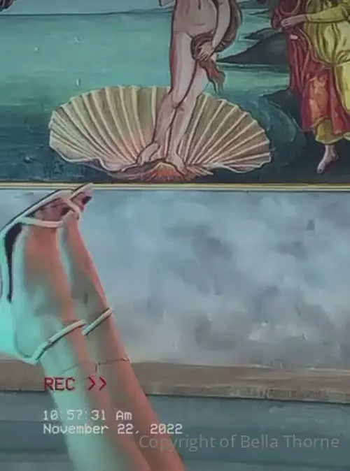Bella Thorne - Video