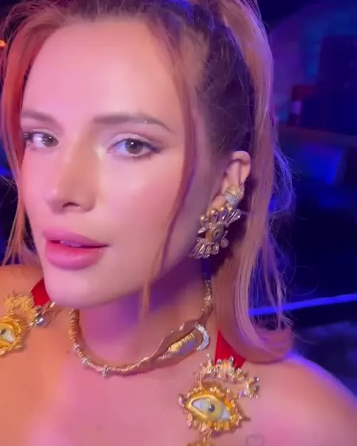 Bella Thorne - Video #355971