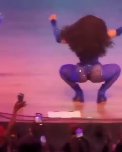 Chloe Bailey - Video