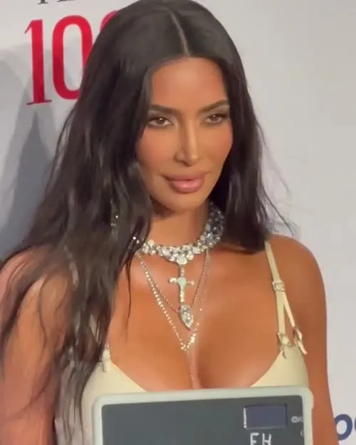 Kim Kardashian - Video #265218