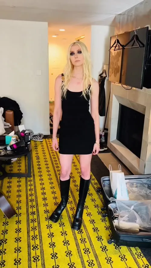 Taylor Momsen - Video #218700