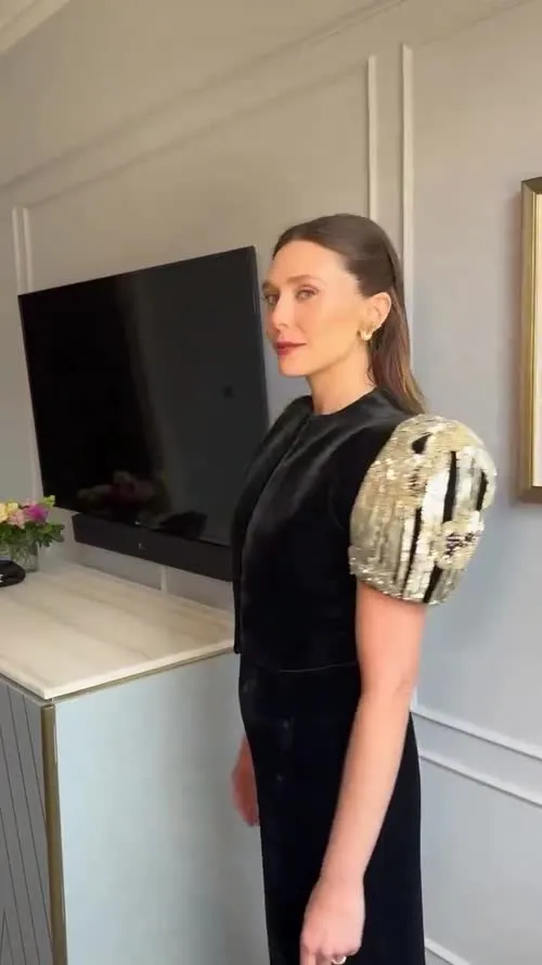 Elizabeth Olsen - Video