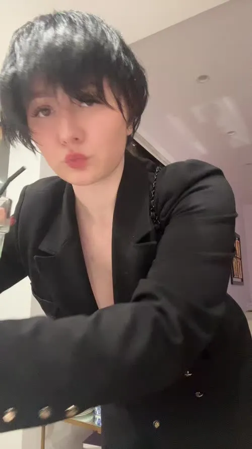 Emma Kenney - Video