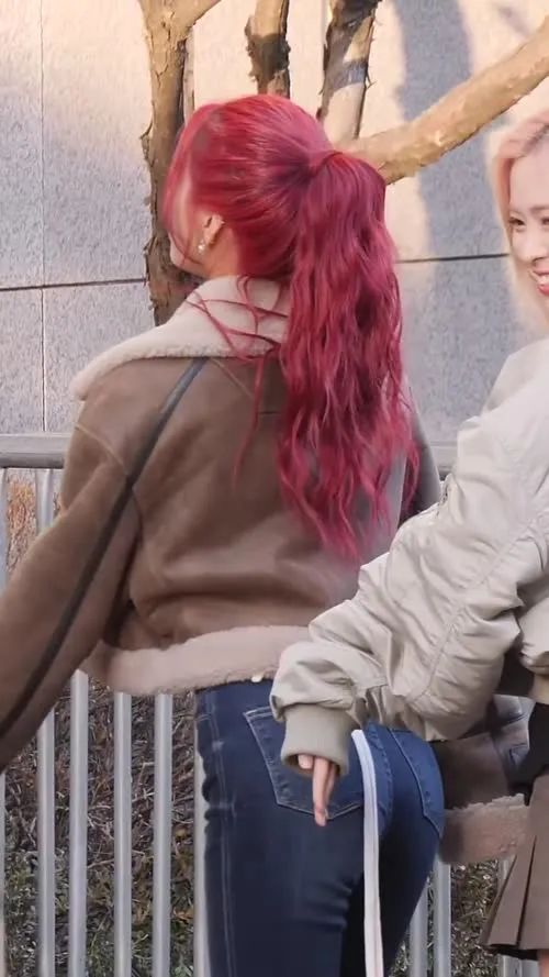 Yuna - ITZY (유나, Shin Yu Na) - Video