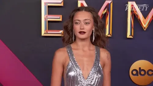Ella Purnell - Video