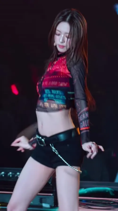 Yuna - ITZY (유나, Shin Yu Na) - Video