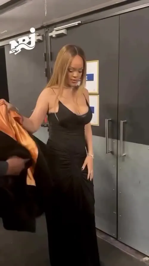 Rihanna - Video