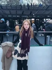Lily Mo Sheen - Video