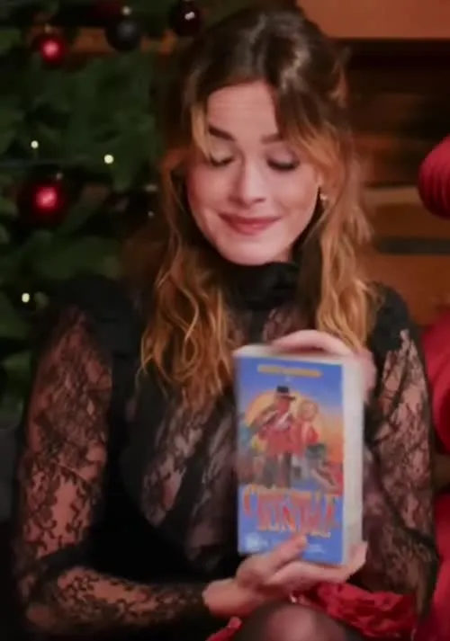 Kiernan Shipka - Video