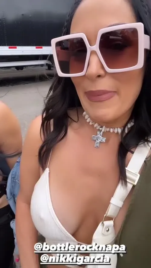 The Bella Twins: Nikki Bella & Brie Bella | Garcia Twins - Video