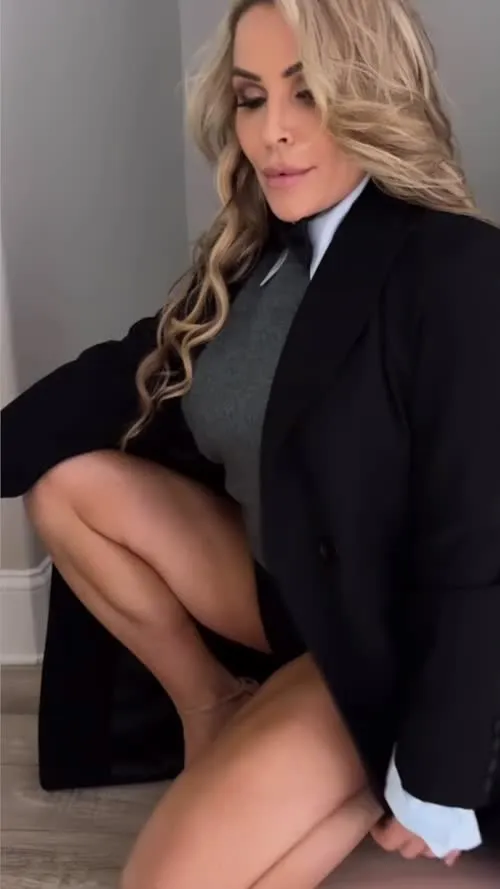 WWE Natalya Neidhart , The Boat - Video