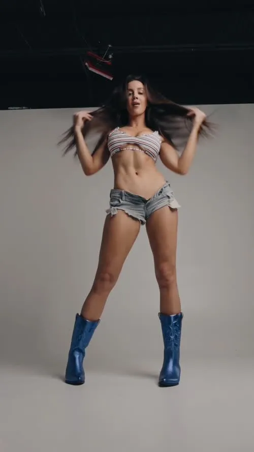 Chelsea Green - Video