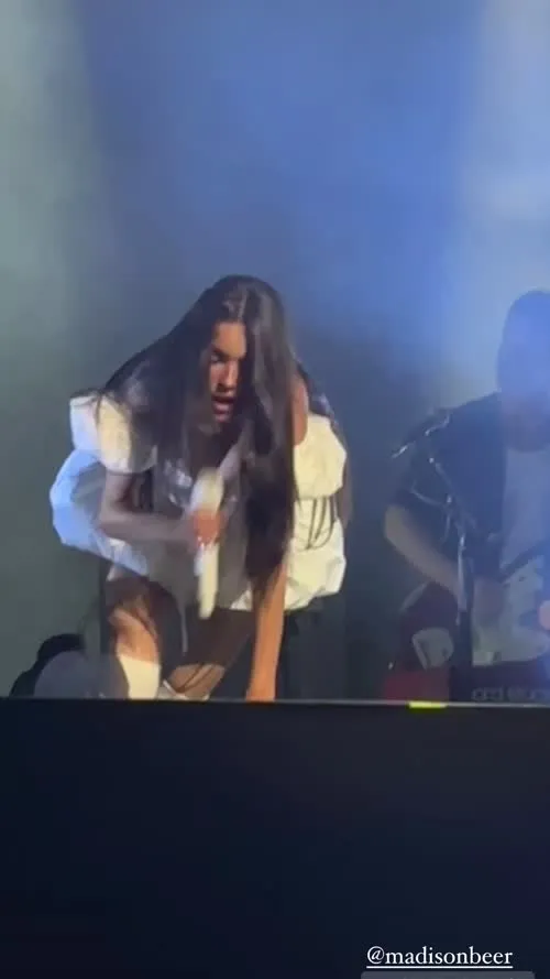 Madison Beer - Video