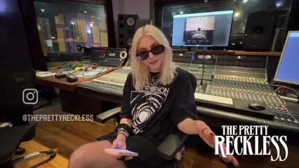 Taylor Momsen - Video