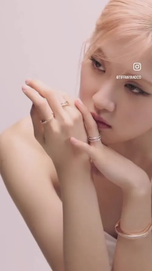 Rosé || Roseanne Park - BLΛƆKPIИK ( BLACKPINK ) - Video