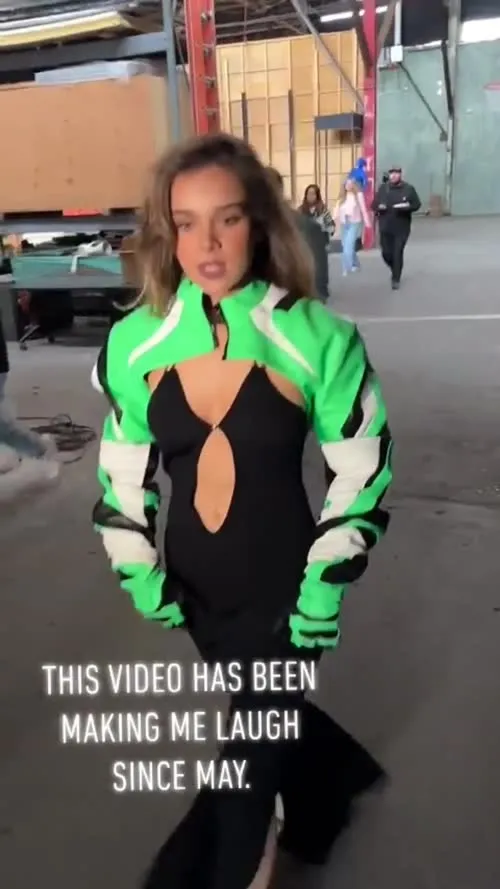 Hailee Steinfeld - Video