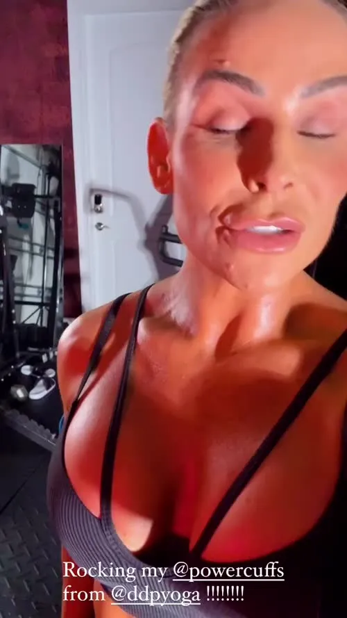 WWE Natalya Neidhart , The Boat - Video #313453