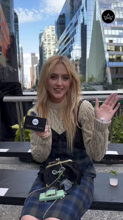 Kathryn Newton - Video