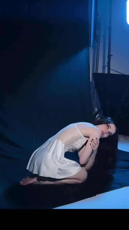 Dove Cameron - Video