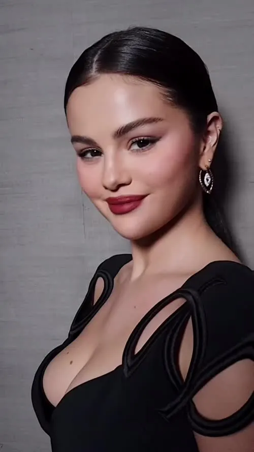 Selena Gomez - Video