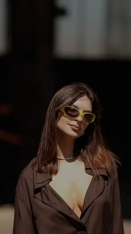 Emily Ratajkowski - Video