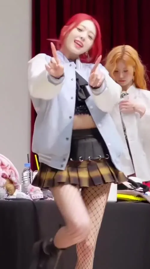 Yuna - ITZY (유나, Shin Yu Na) - Video
